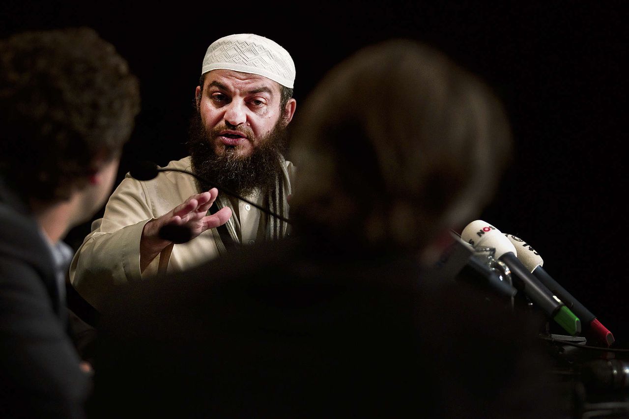 De Britse sharia-geleerde Haitham al-Haddadde (links) ende Amerikaanse imam Khalid Yasin (rechts) zijn populair onder moslimjongeren.