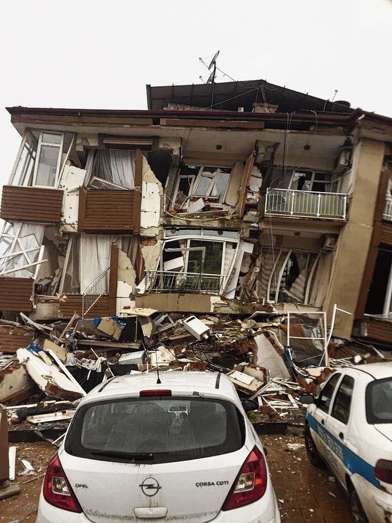 ‘Kan ik zoveel verdriet in huis wel aan?’, vraagt Sevim uit het Turkse aardbevingsgebied 