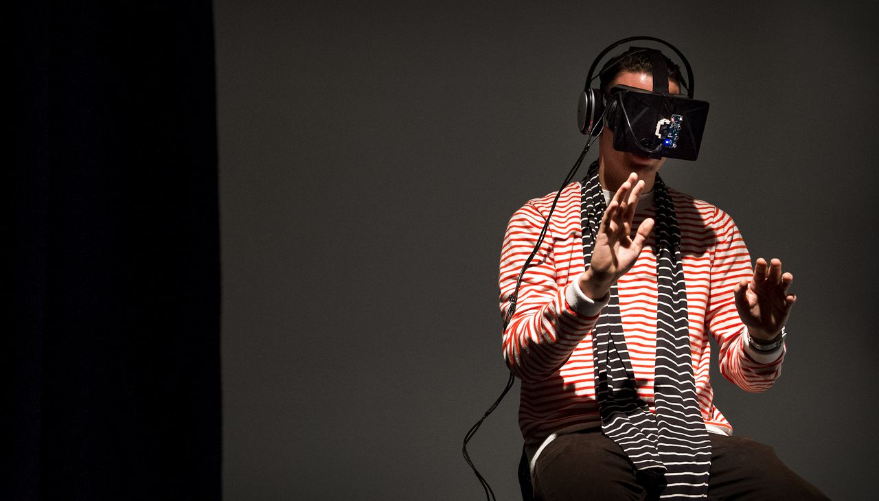 Is dit de toekomst van tv-kijken, via een virtual reality-bril?