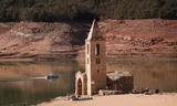 Door extreme droogte staat het water in het Sau reservoir op het laagste niveau sinds 1990.