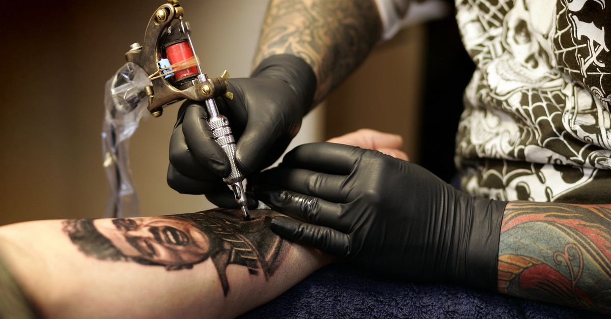Tattoos Op Het Werk Geaccepteerd Of Niet Blog Des Vaderlands Hoe Mannen Denken