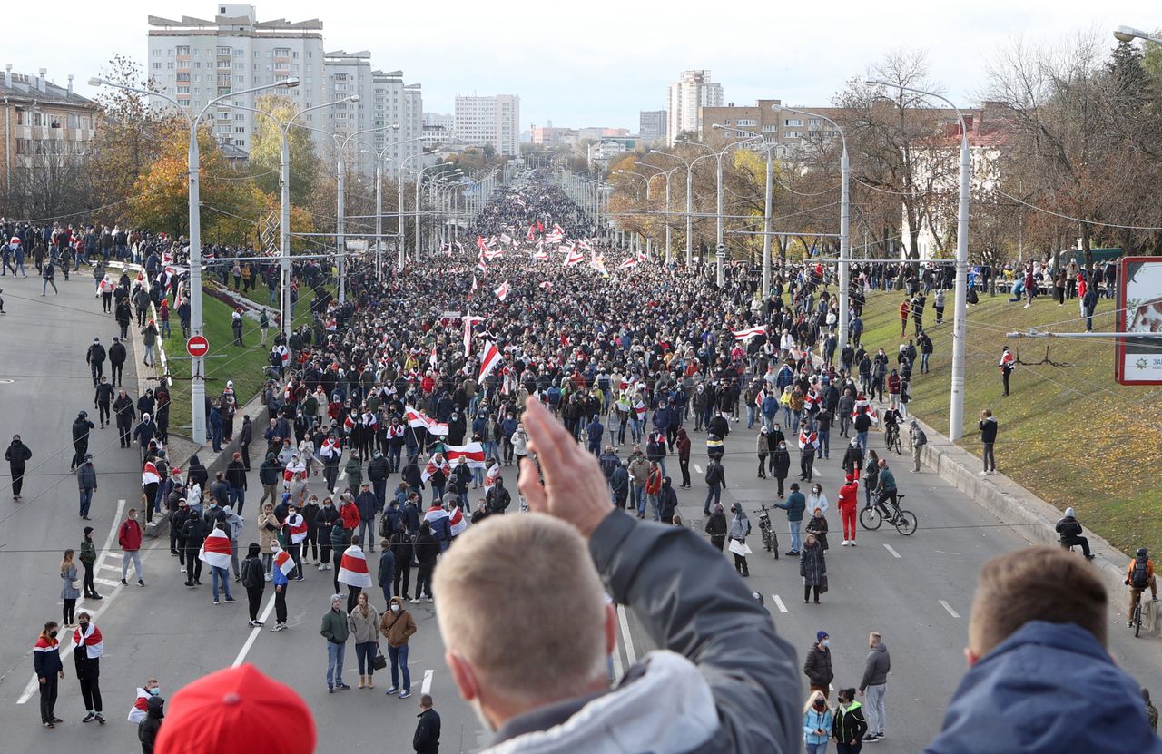 ‘Bijna 200 demonstranten gearresteerd bij grote protesten Wit-Rusland’ 