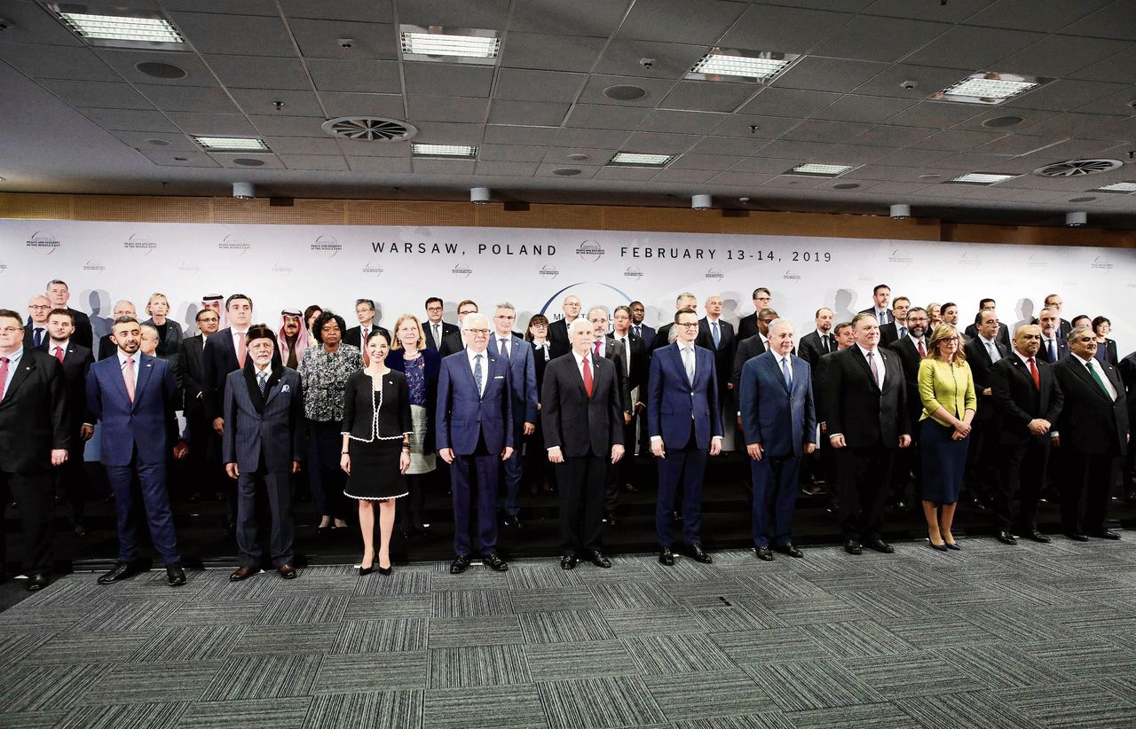 Deelnemers aan de Midden-Oostenconferentie, afgelopen donderdag in Warschau.