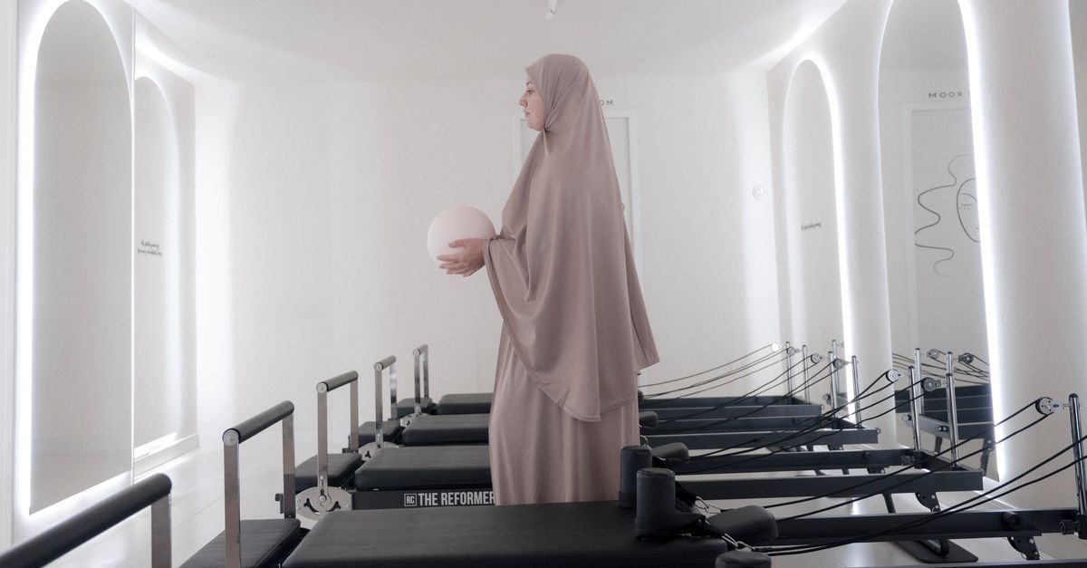 Bij Pilates for Her zijn de lessen zonder mannen, en soms met koranteksten