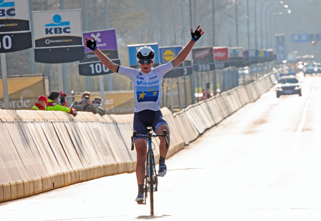 Annemiek Van Vleuten Wint Ronde Van Vlaanderen Nrc