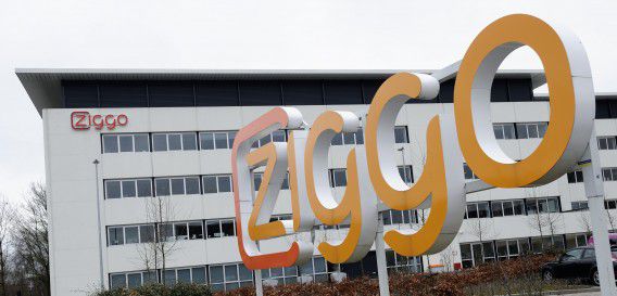 Het logo van Ziggo bij het hoofdkantoor in Utrecht.