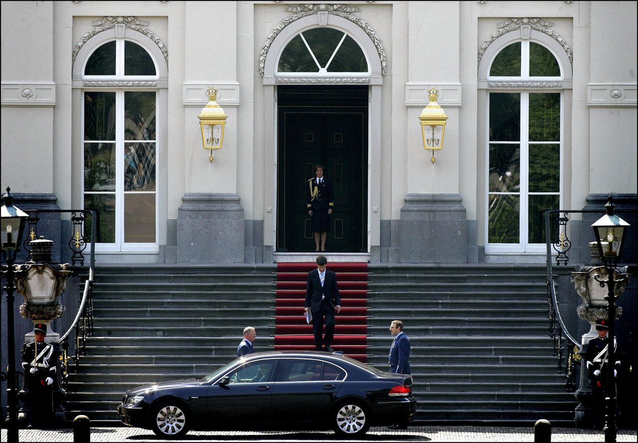 Wie gingen Rutte voor in de gang naar de Koning? 