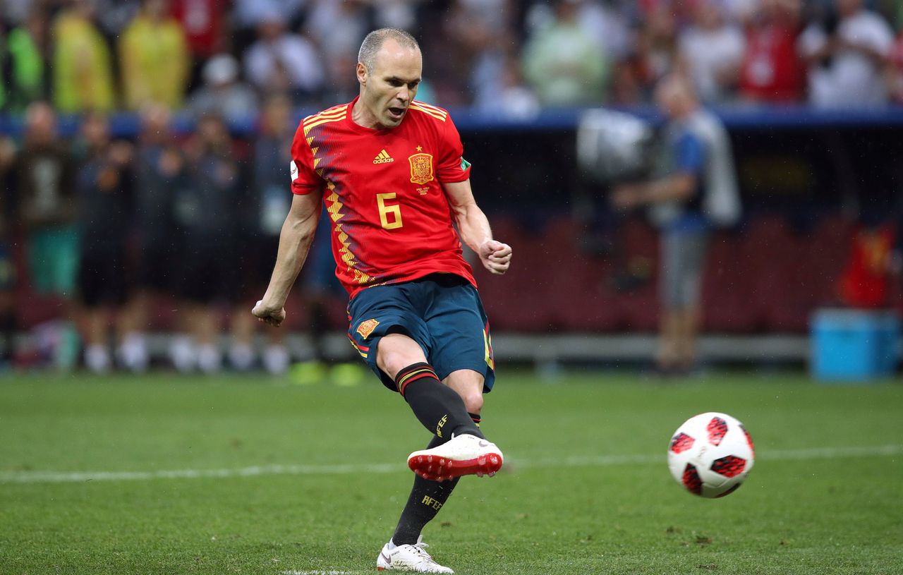 WK voetbal dag 17: Rusland schakelt Spanje uit, Iniesta stopt 