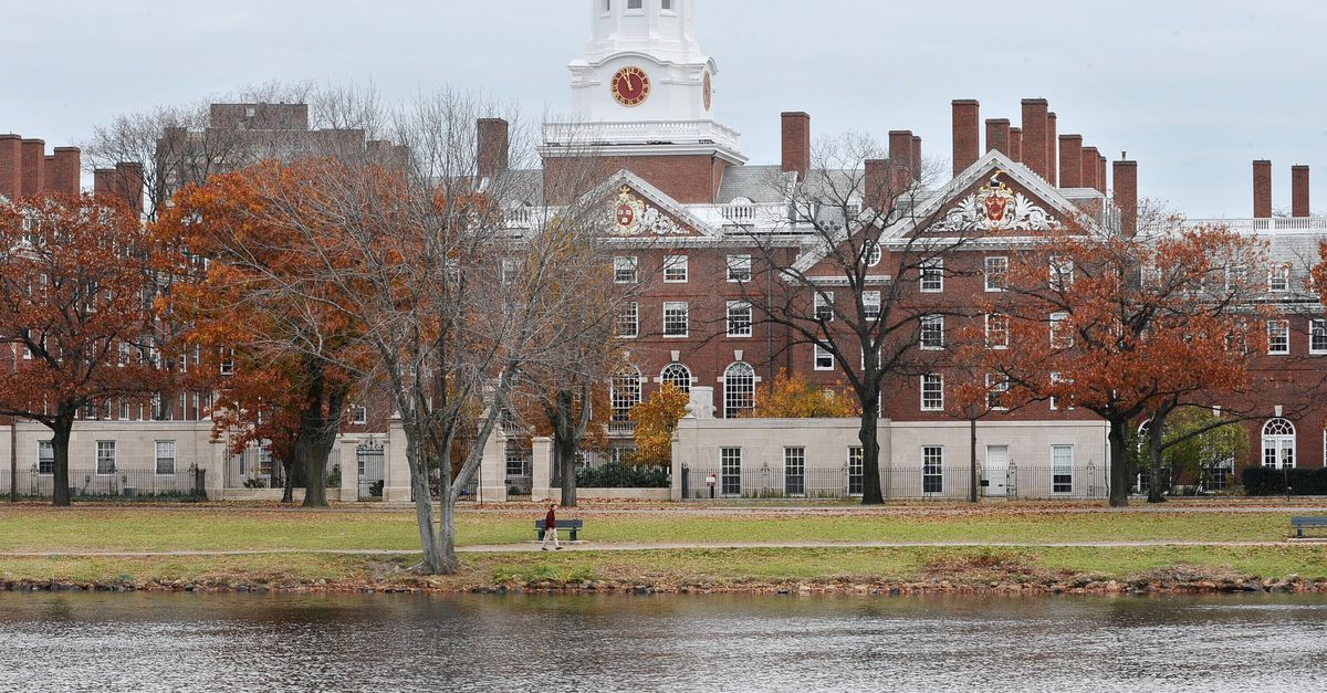 Rechter haalt streep door strafmaatregel van Trump tegen Harvard