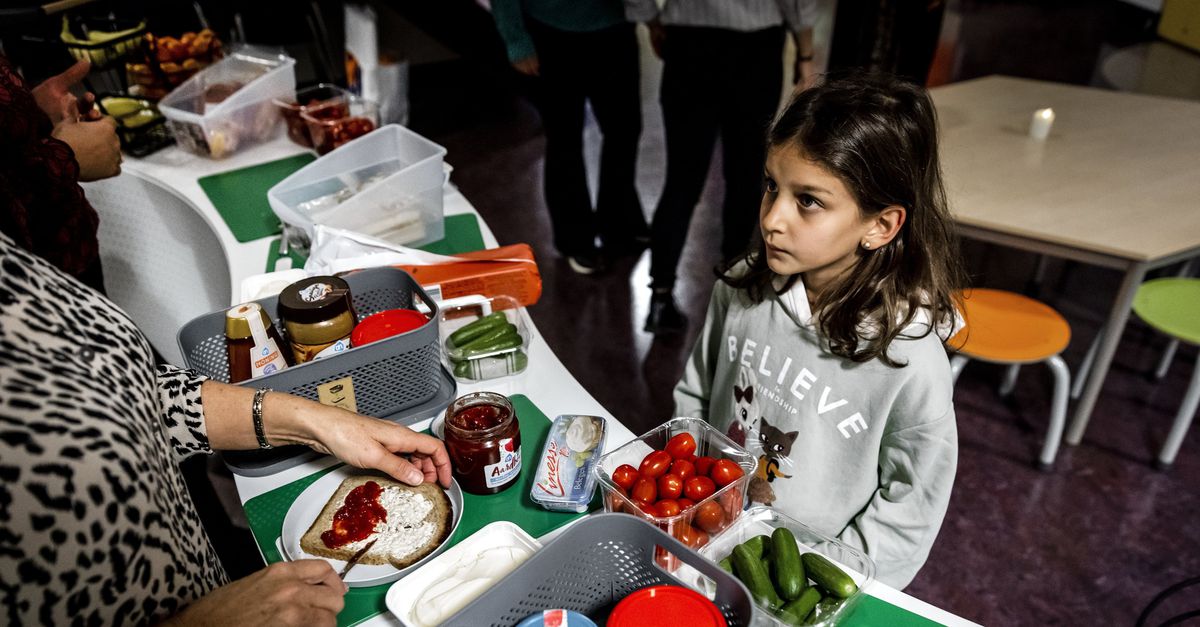 Schoolontbijt is ingeburgerd: ouders en veel schoolmedewerkers smeren inmiddels samen boterhammen