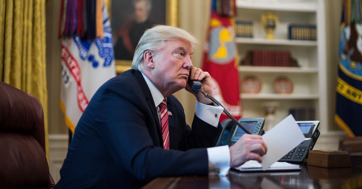 Gesprek tussen Poetin en Trump voorbij: Kremlin doet geen toezeggingen, volgens Trump starten onderhandelingen ‘onmiddellijk’