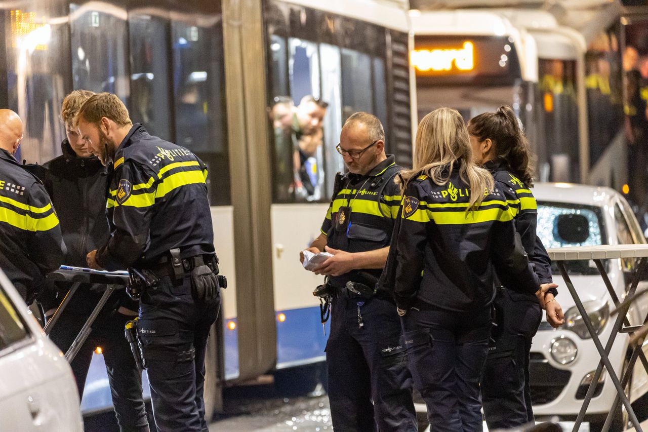 Amsterdam wil optreden tegen antisemitische spreekkoren na massale arrestatie, ‘Extra pijnlijk zo kort na 4 mei’ 