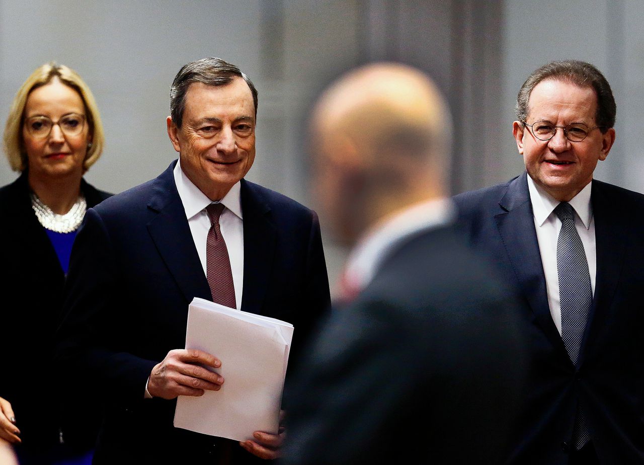 Draghi wijst kritiek Knot van de hand 