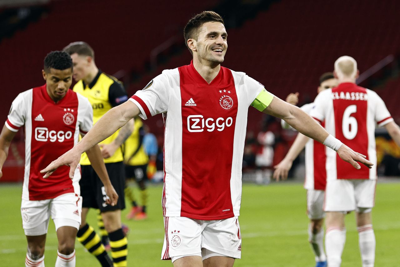 Ajax wint heenduel achtste finale Europa League met 3-0 van Young Boys 