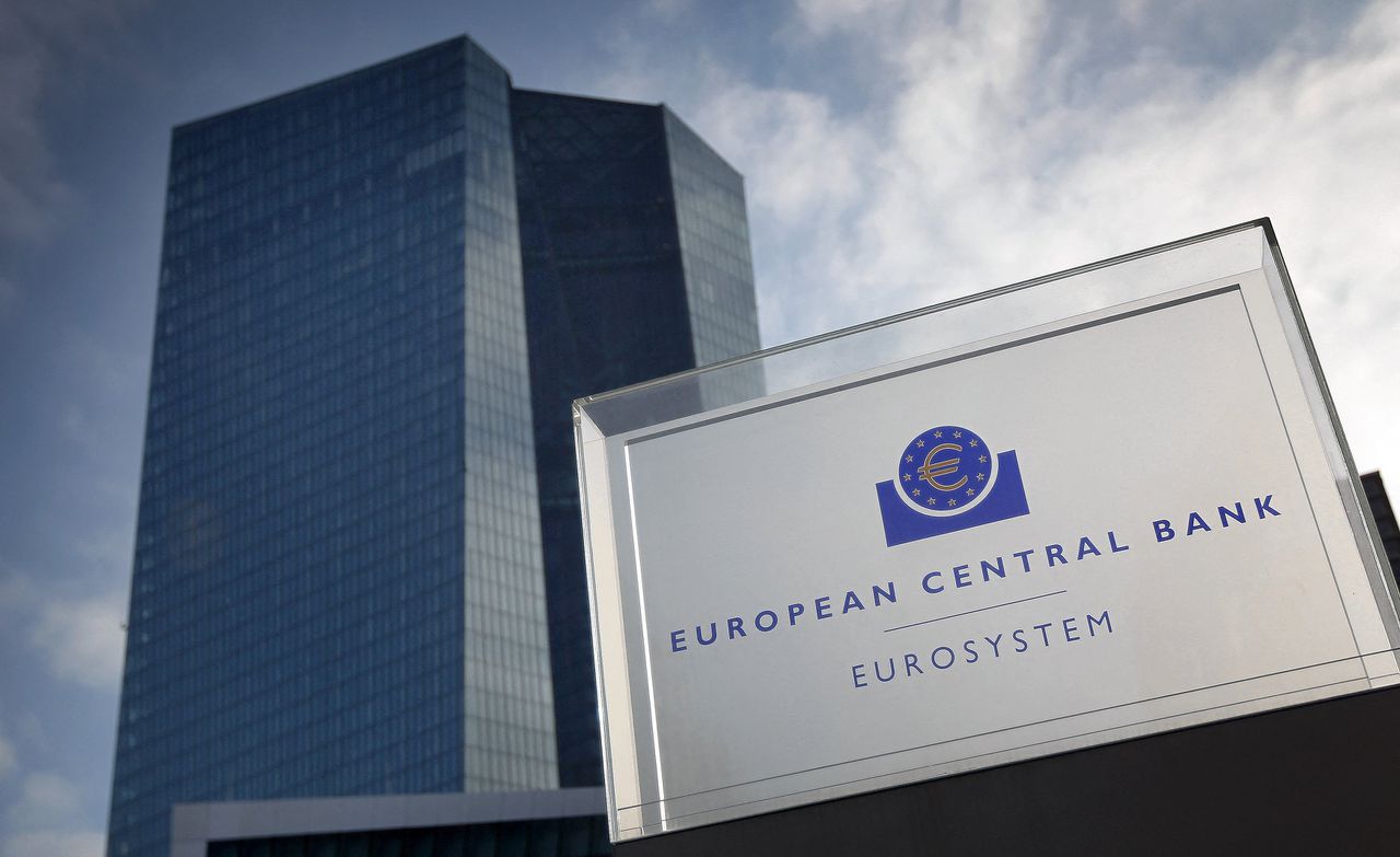 Het hoofdkantoor van de ECB in Frankfurt am Main. De ECB is bereid een tijdelijke overschrijding van haar inflatiedoelstelling toe te staan.