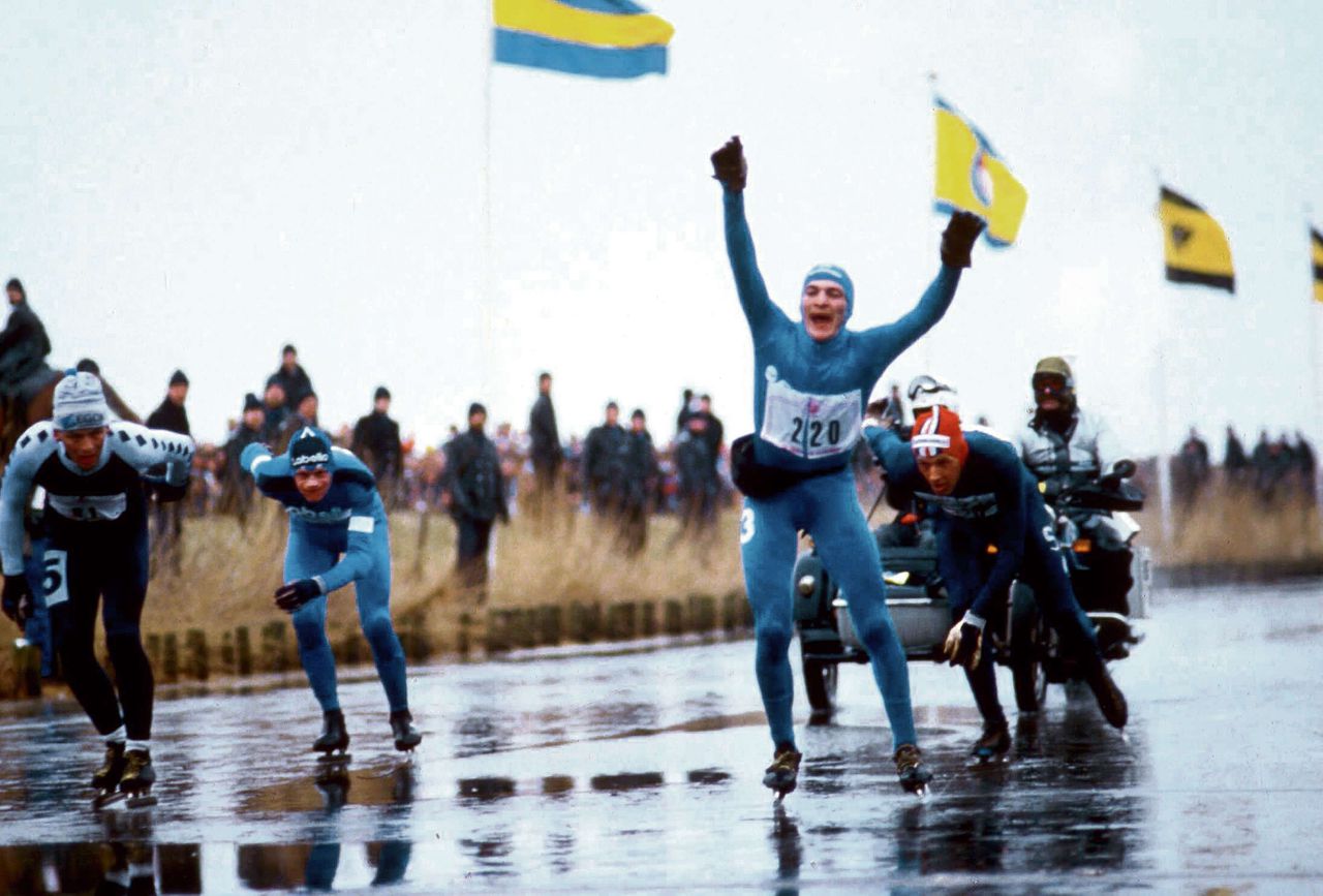 Als hij iets mist, dan is het toch schaatsen - NRC