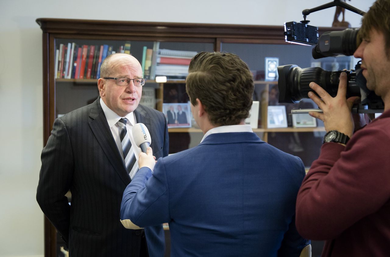 Fred Teeven, op dit moment Kamerlid voor de VVD, gisteren tijdens het geven van zijn eerste reactie op het rapport van de commissie-Oosting. Foto ANP / Bart Maat