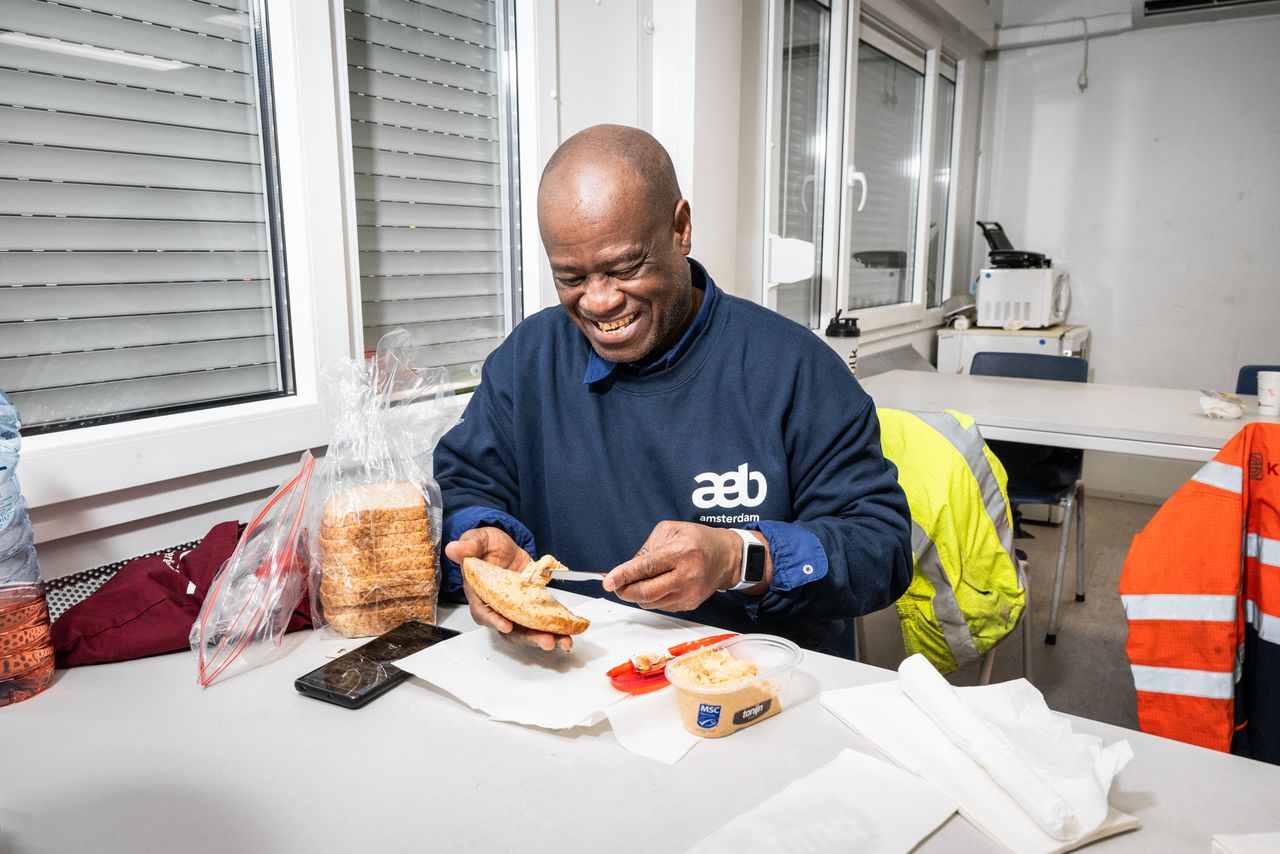 Een kroket én een frikandel is een graag gegeten combi bij de Amsterdamse vuilverbranding