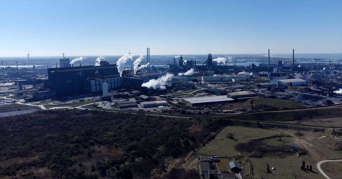 Expertgroep: ‘Overheid moet subsidie Tata Steel kunnen stopzetten als er onvoldoende gezondheidswinst is’