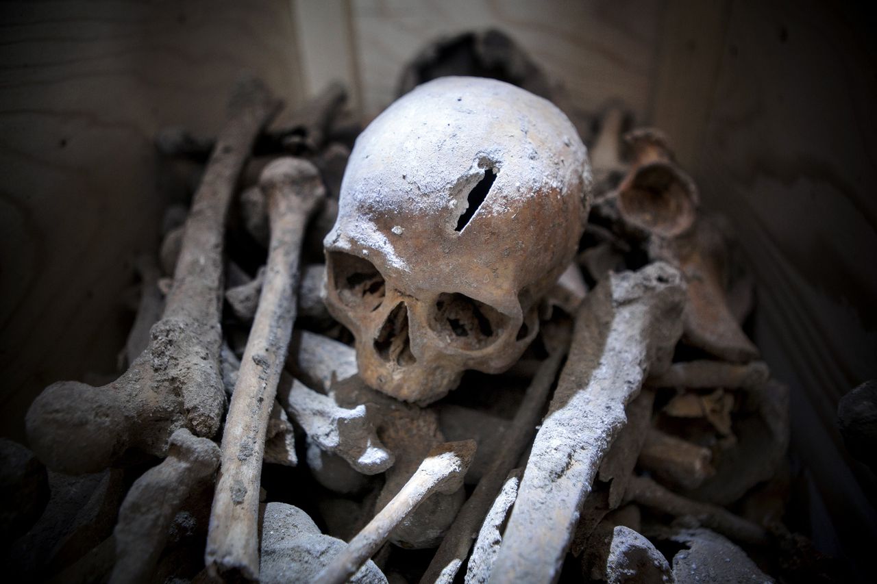 Gronings dorp Rottum herbergt graf met tientallen lichamen uit Middeleeuwen 