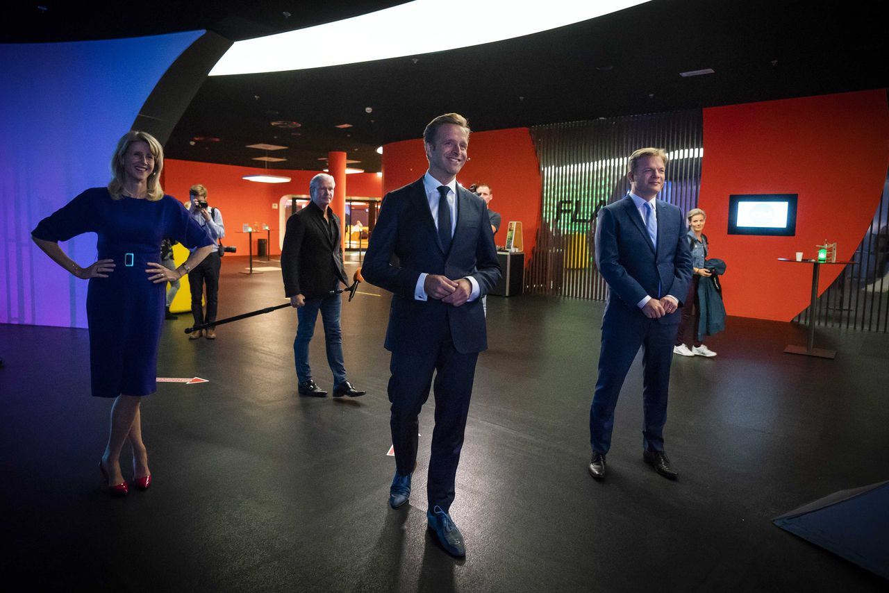 De drie kandidaatlijsttrekkers Mona Keijzer, Hugo de Jonge en Pieter Omtzigt voor aanvang van een onderling debat in juni 2020.