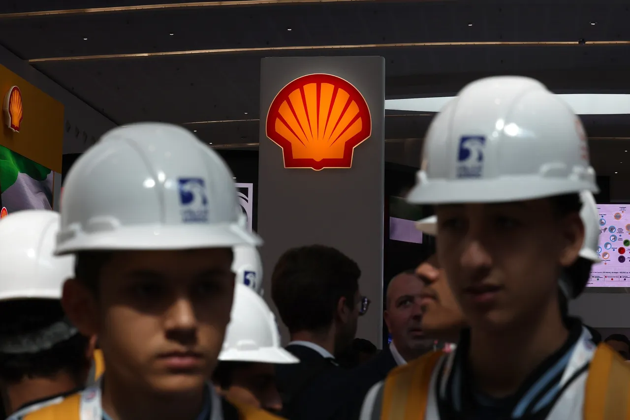 Jaarcijfers Shell: lagere olieprijs drukt flink op de winst - NRC