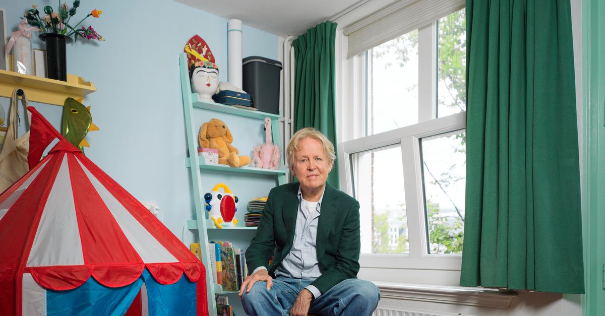 Thomas Rosenboom gaat net als zijn dochter spartelend op in de wereld - NRC