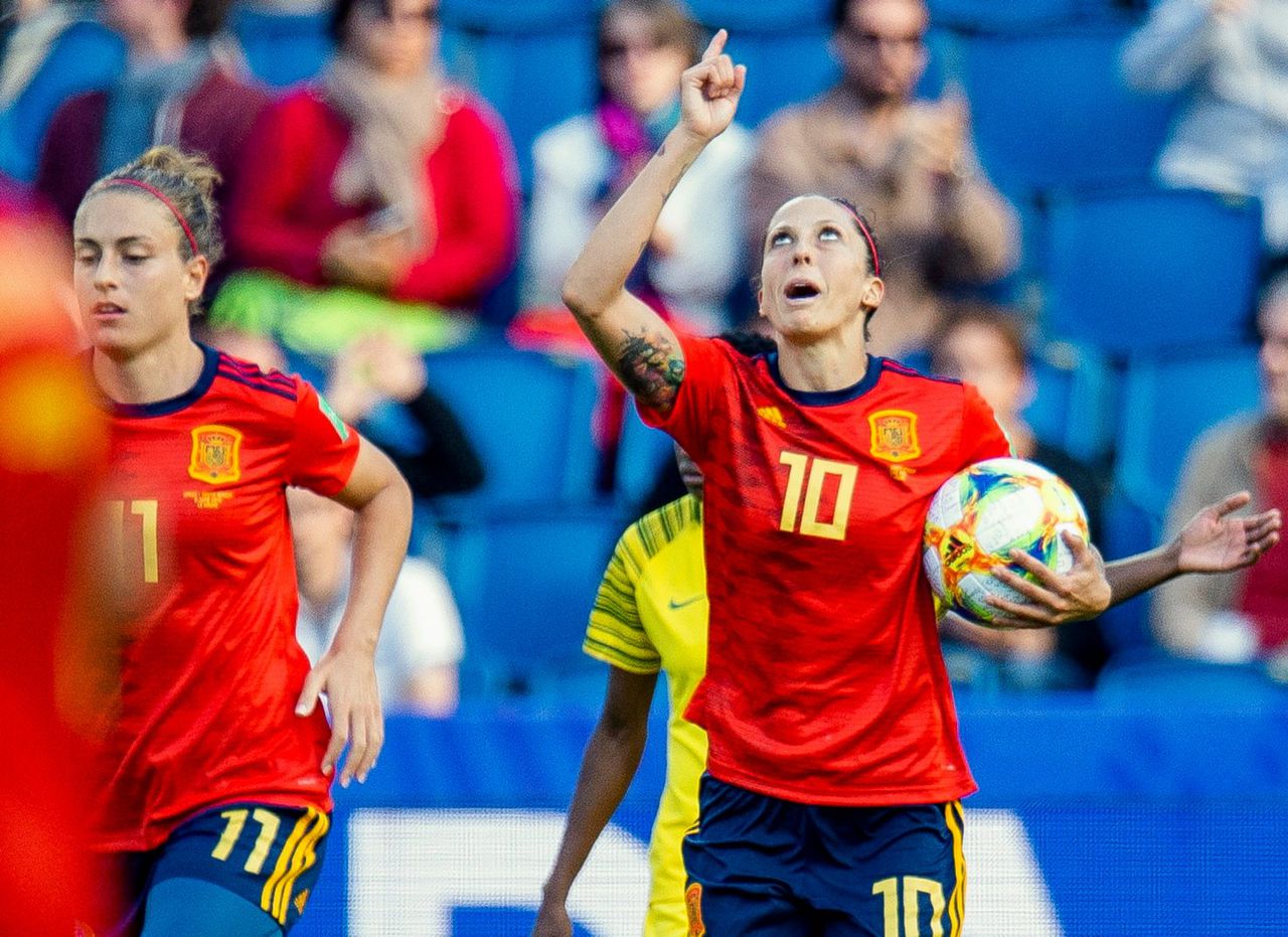 Spaanse voetbalvrouwen verslaan Z-Afrika, Duitsland nipt langs China 