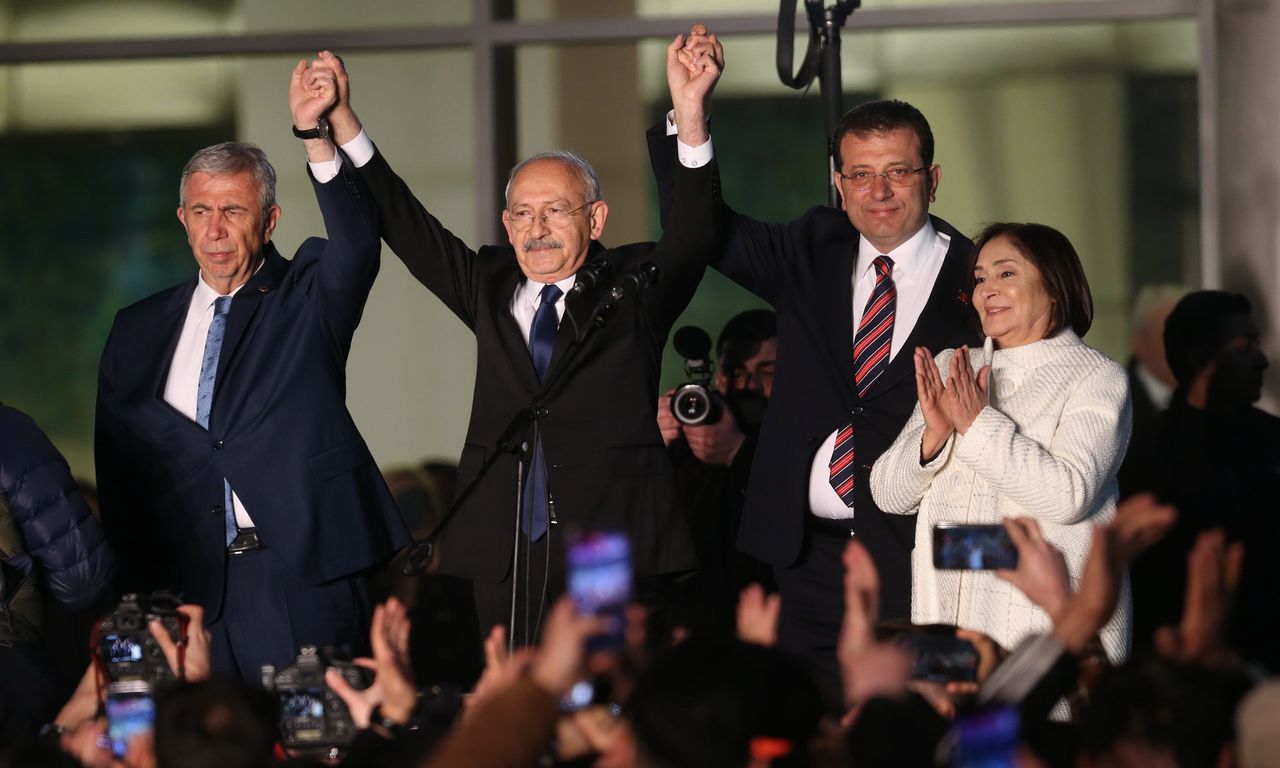 Ondenkbaar Traditie Overtekenen Hij wordt 'de Turkse Gandhi' genoemd: zes oppositiepartijen schuiven hem  naar voren om het op te nemen tegen president Erdogan - NRC