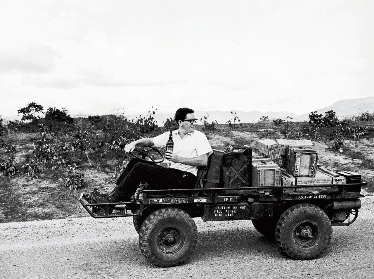 Richard Holbrooke in Zuid-Vietnam aan het begin van zijn diplomatieke carrière, in de jaren zestig.