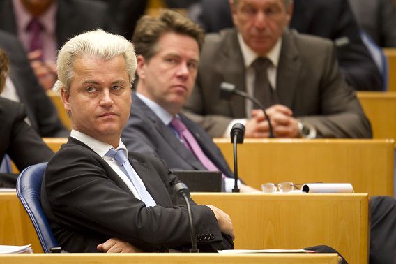 Geert Wilders in de Tweede Kamer, met achter hem Martin Bosma.