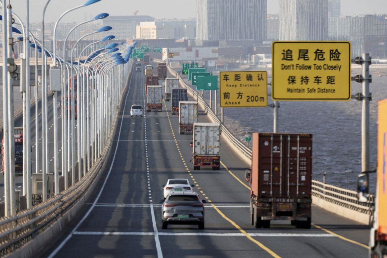 Chinese exports rise, despite trade war