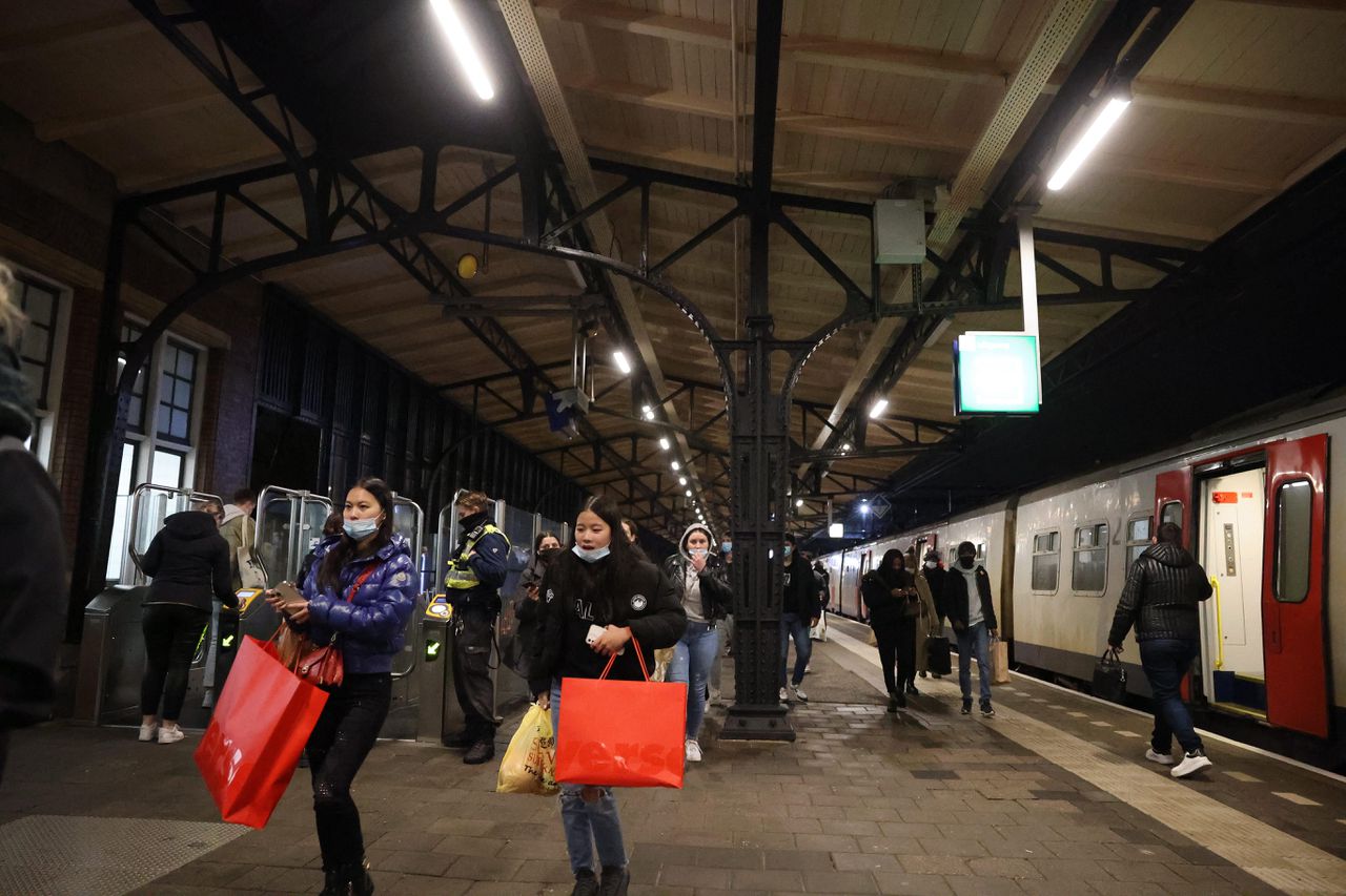 Veel Nederlanders bezoeken België om te winkelen, wat in eigen land door de lockdown niet kan.