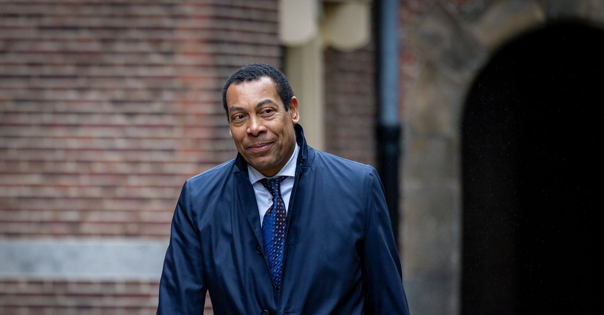 Oud-minister Weerwind (D66) wordt tijdelijk burgemeester Terneuzen, waar conflict over azc speelt