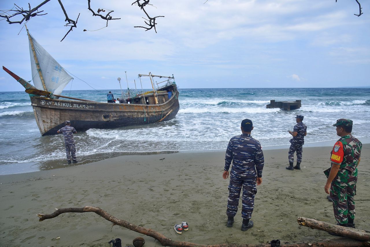 Rohingya aan land in Indonesië, andere boot volgens VN ‘waarschijnlijk’ gezonken 