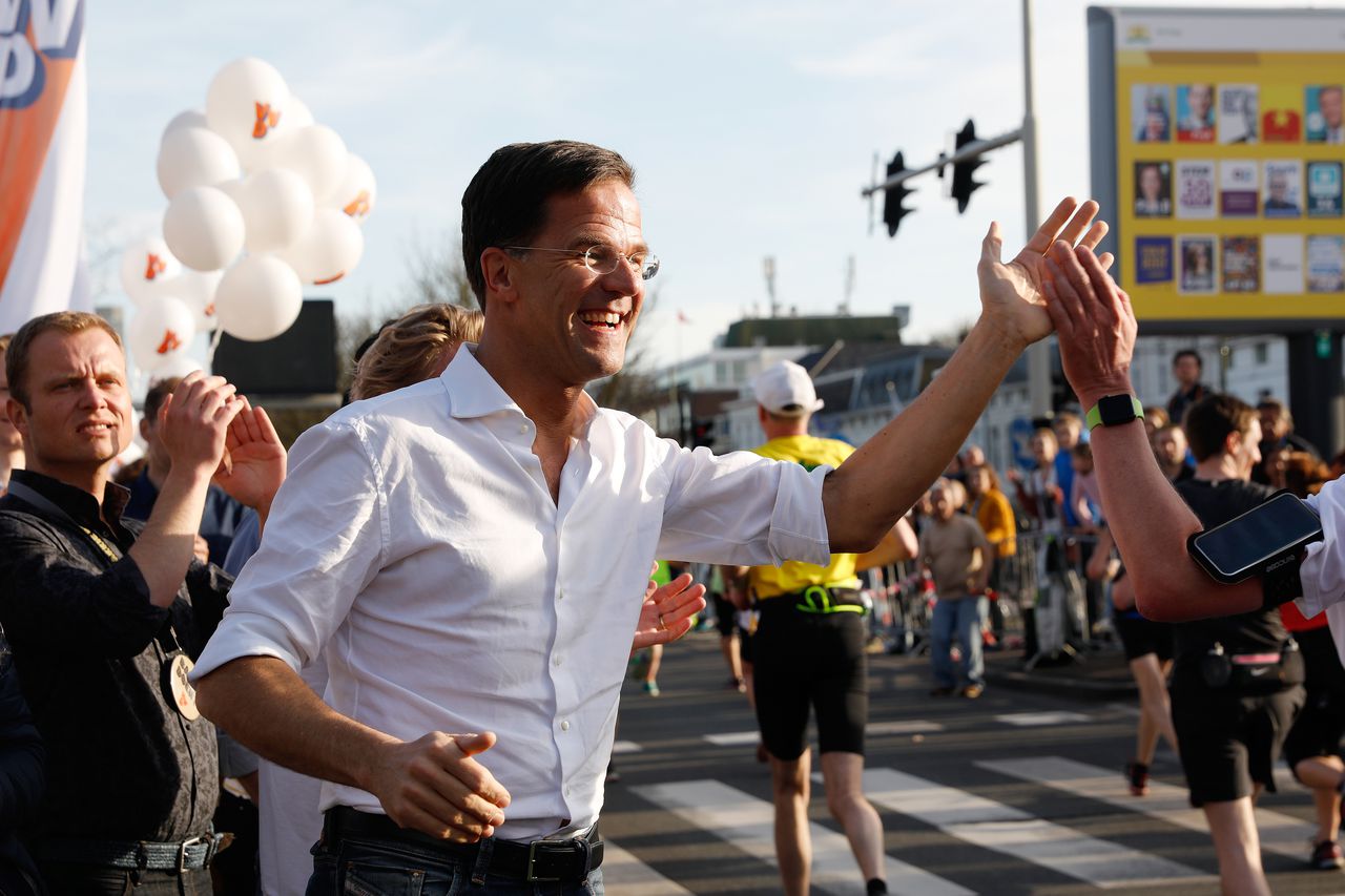 De eer voor Rutte en de pijn voor Asscher? - NRC