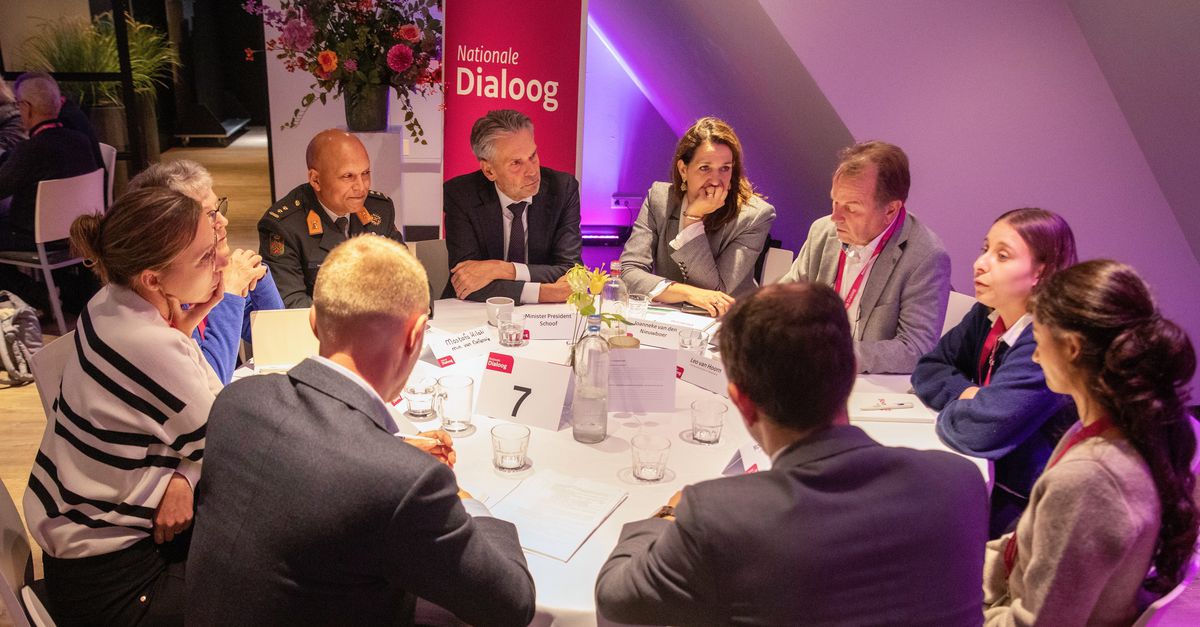 &#8216;U zit niet aan tafel met gelijkgestemden – dat is niet de bedoeling&#8217;, klinkt het bij de Nationale Dialoog in Den Haag