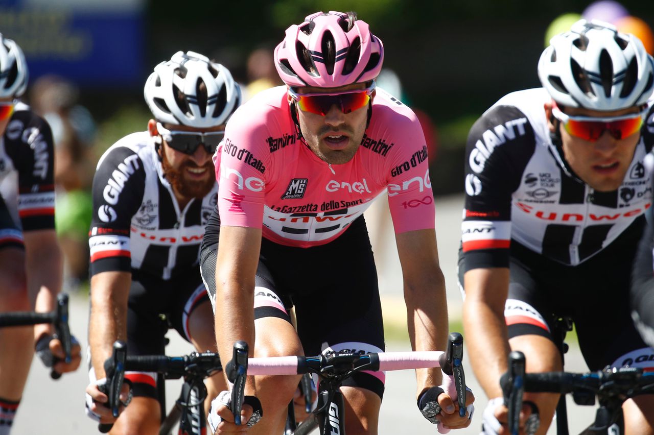 Dumoulin houdt stand in venijnig slot Giro-rit 