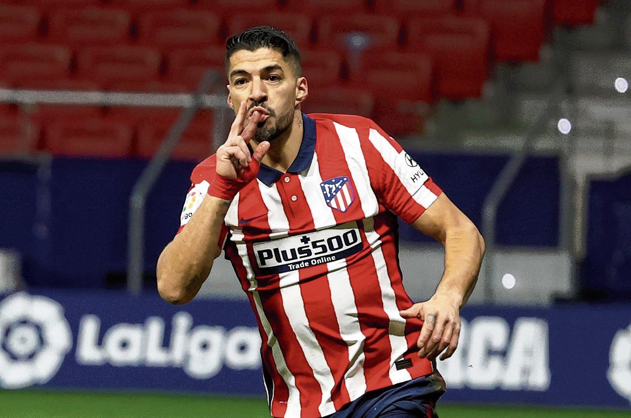 Luis Suárez viert een doelpunt voor Atlético Madrid tegen Celta de Vigo, in februari dit jaar.