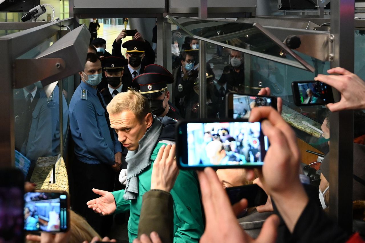 Aanhangers van Navalny: 'Dat hij zo snel terugkomt, is ongelofelijk' 