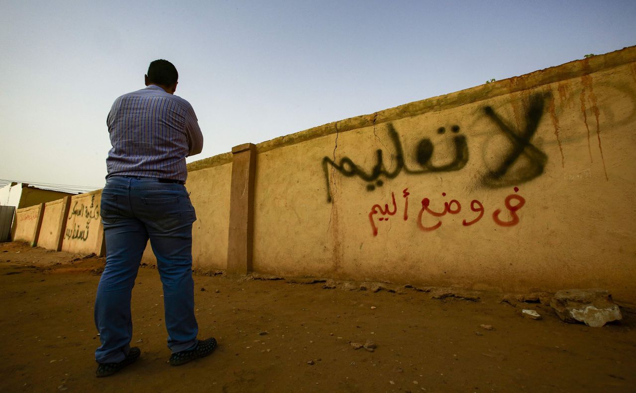 Een Egyptische student vluchtte van Egypte naar Soedan vanwege het regime in Egypte.