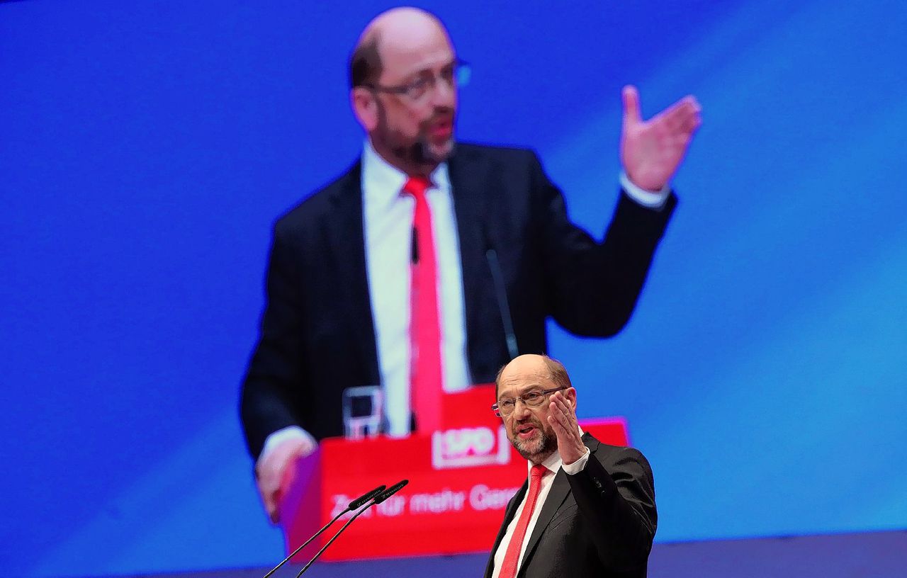 Martin Schulz van de SPD geeft een speech tijdens een partijbijeenkomst in Dortmund.
