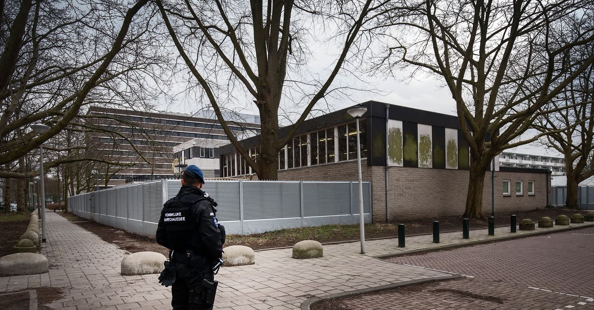Politie arresteert minderjarige jongen op verdenking van bedreiging Joodse school in Amsterdam