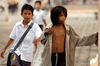 Cambodja is een land van zwerfkinderen - NRC