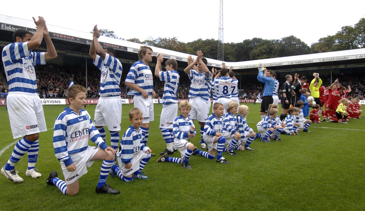 Fijn Met Z N Allen Voetbal Kijken Nrc