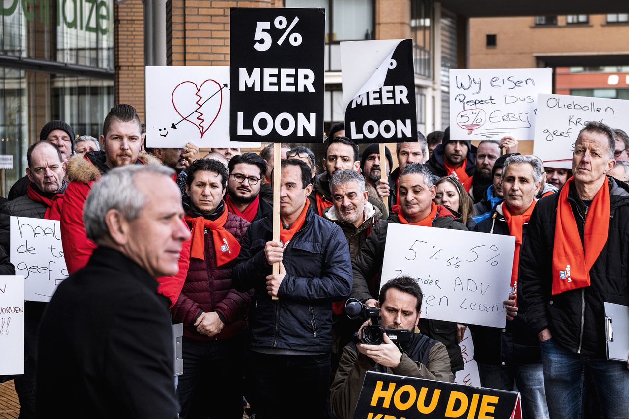 Actie van medewerkers van Etos voor een betere cao, eerder deze week bij het hoofdkantoor van Ahold in Zaandam.