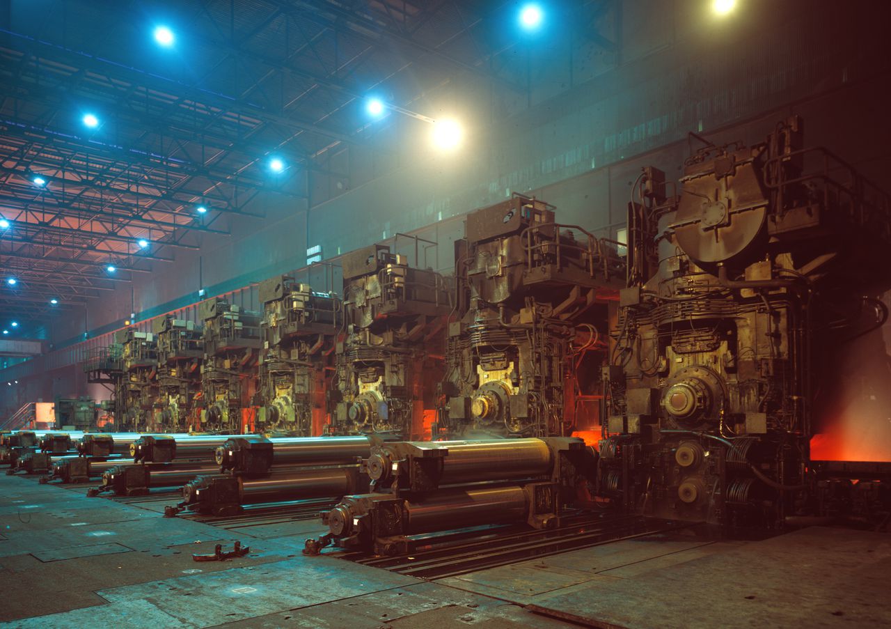 Rollen staal in de fabriek van Arcelor Mittal in Gent, waar veel staal voor de auto-industrie wordt gemaakt Foto Arcelor Gent