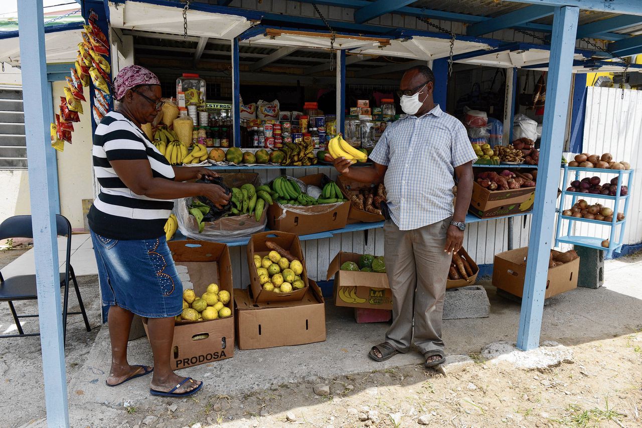 Op Sint-Maarten komt het lokale leven weer langzaam op gang.