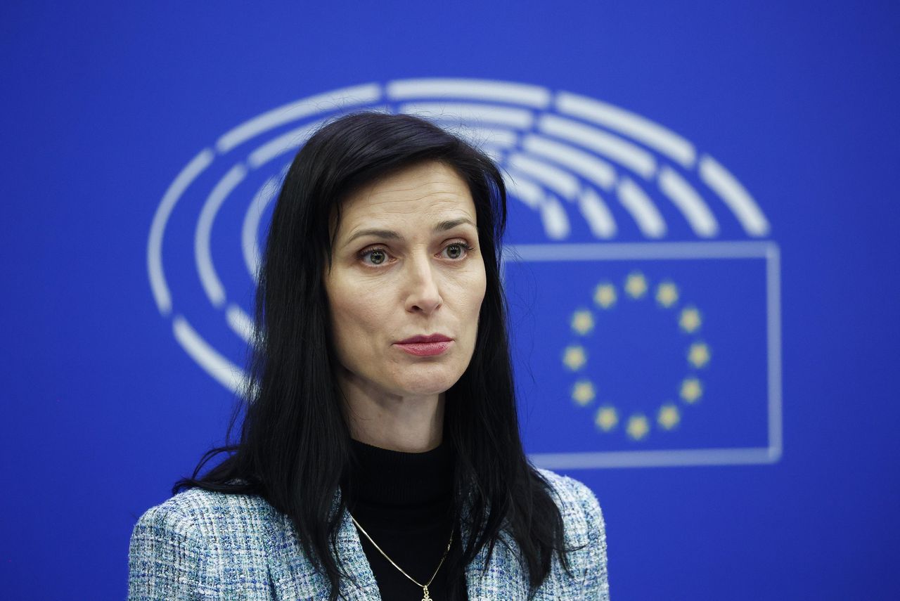 Bulgaarse Eurocommissaris Mariya Gabriel verlaat Brussel om kabinet te vormen in eigen land 