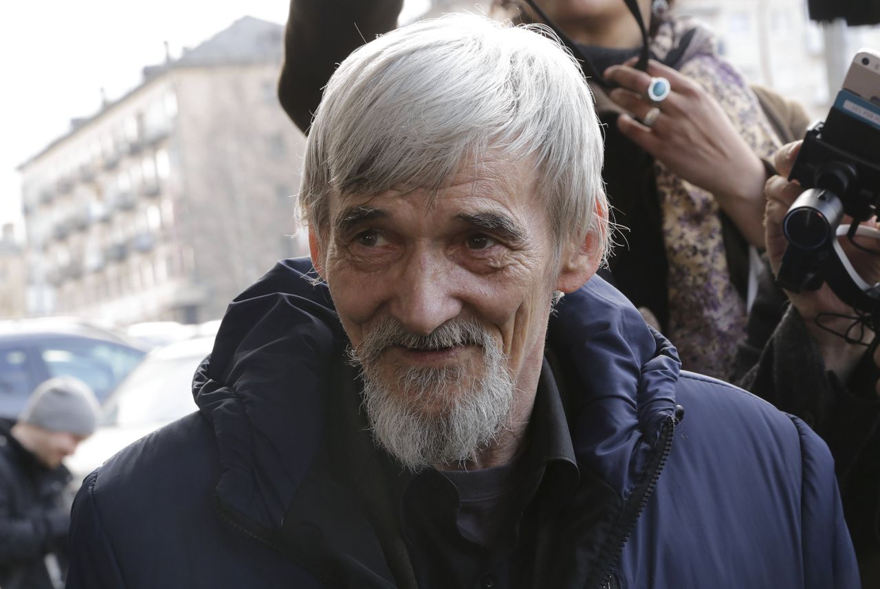 Amateurhistoricus Dmitriëv in april bij de rechtbank in Petrozavodsk.